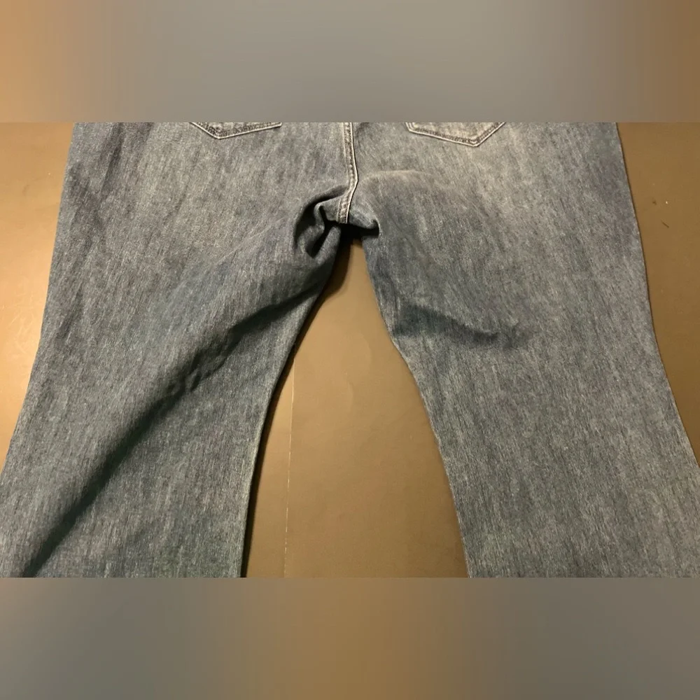 Old Navy Women’s Size 22 High Rise WOW Flare Medium Wash Blue Jeans - Picture 13 of 14